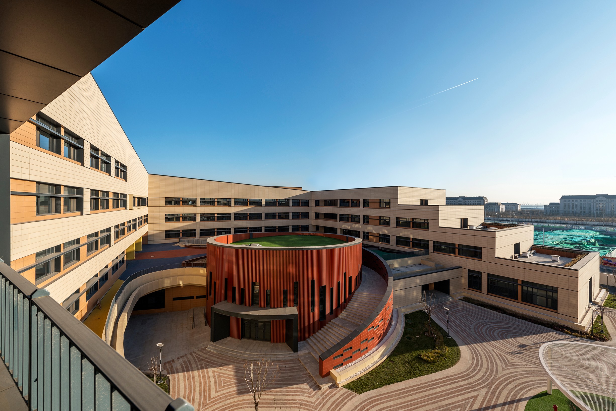 1603702808189208.jpg 4.小學部入口與報告廳00.jpg